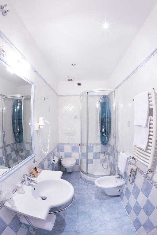 69 Manin Street Hotel Rome Bagian luar foto